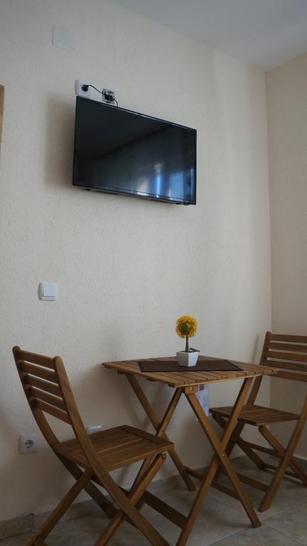 Apartments Lora Bar Bagian luar foto