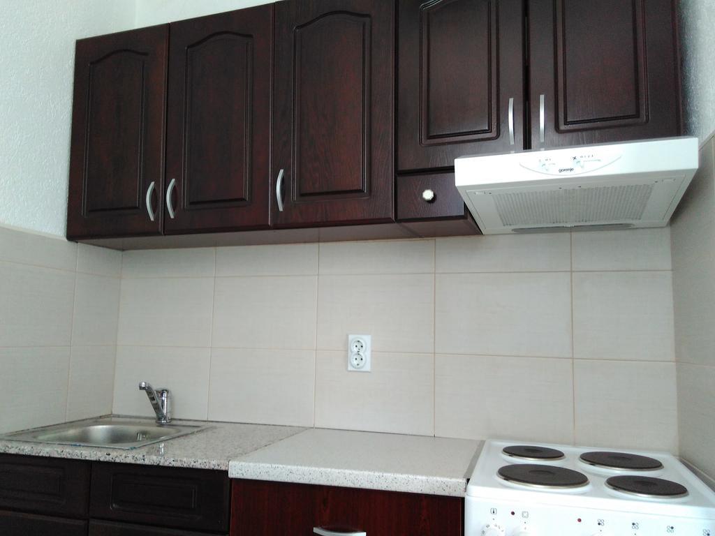 Apartments Lora Bar Bagian luar foto