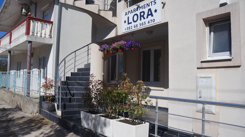 Apartments Lora Bar Bagian luar foto